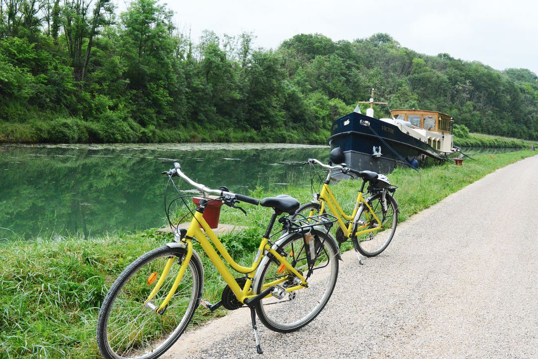Vélo en Bourgogne, le long du canal