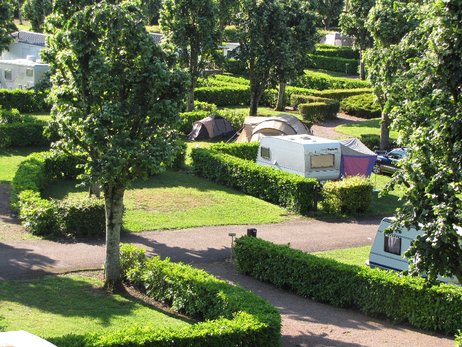 Bel emplacement du camping à Montbard