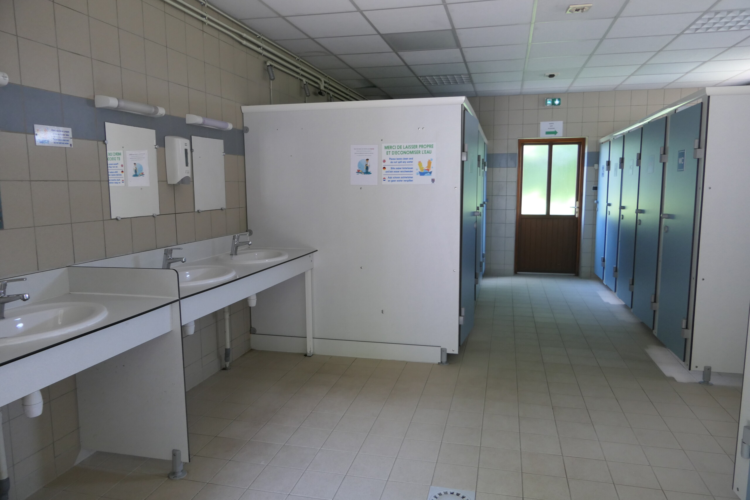 Les douches et sanitaires
